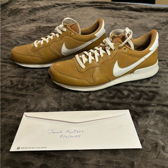 Nike Internationalist (Nike I.D.) - Picture 2 of 6